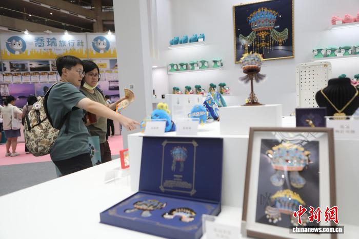 盛煌娱乐官方：大陆文创亮相台北夏季旅展 邀民众“跟着文物、美食去旅行”